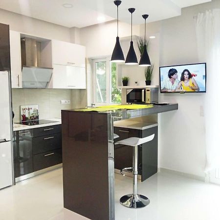Luxury Apartment Next To The Sea Beach 아테네 외부 사진