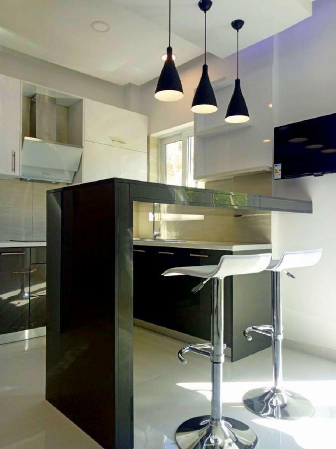 Luxury Apartment Next To The Sea Beach 아테네 외부 사진