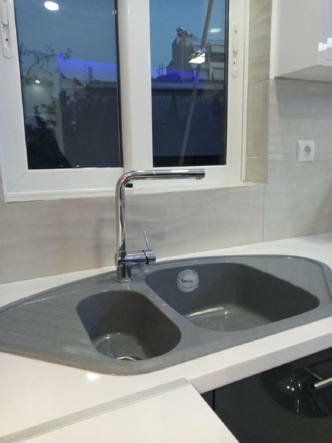 Luxury Apartment Next To The Sea Beach 아테네 외부 사진